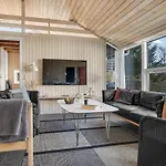 Beach Front Home In Fjerritslev With Sauna 別荘 *