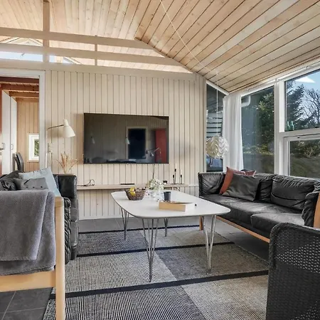 Strandhus I Med Sauna Feriehus *